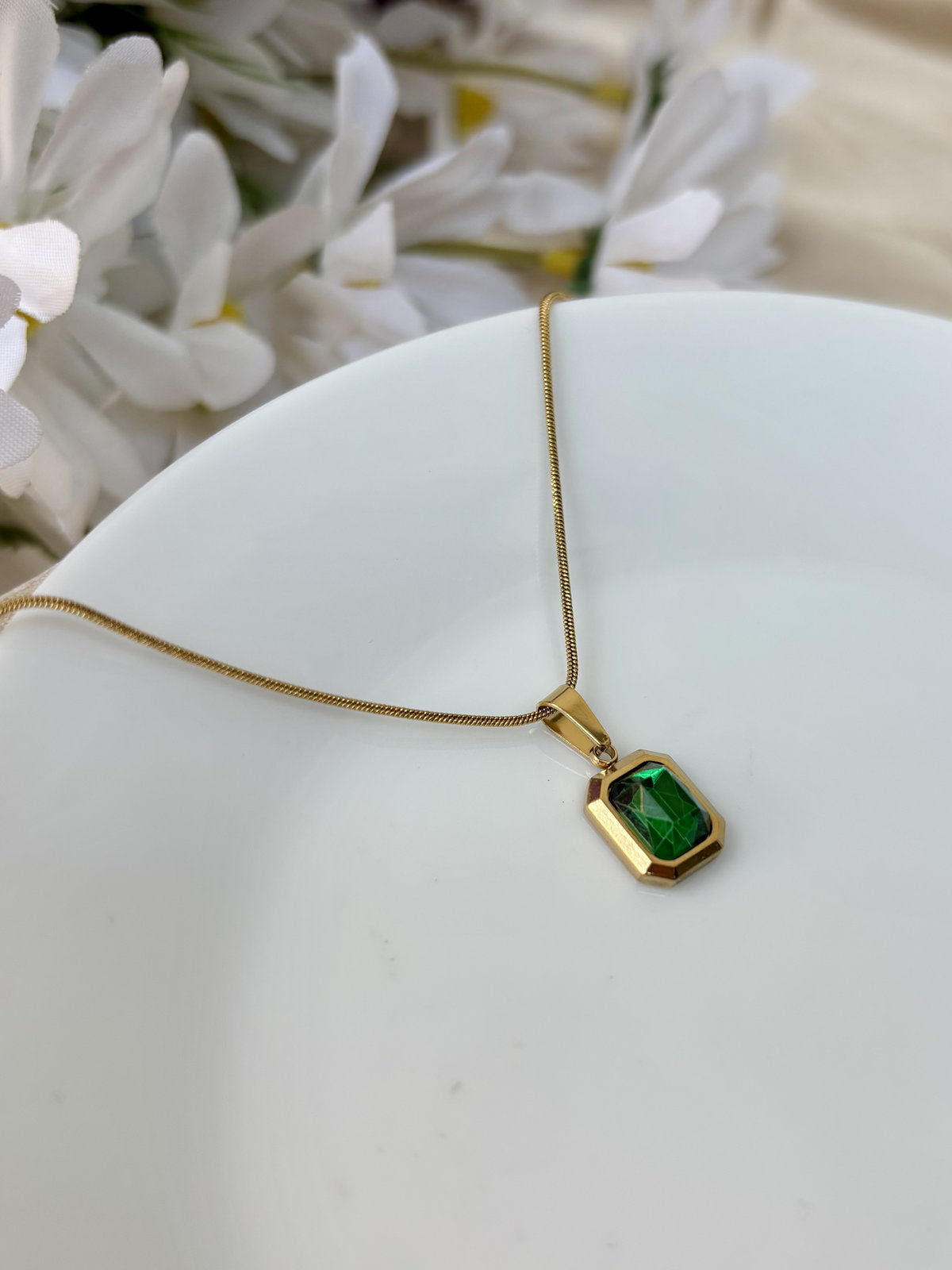 Emerald Aura Necklace