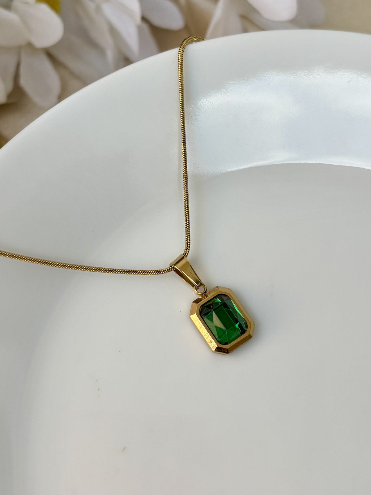 Emerald Aura Necklace