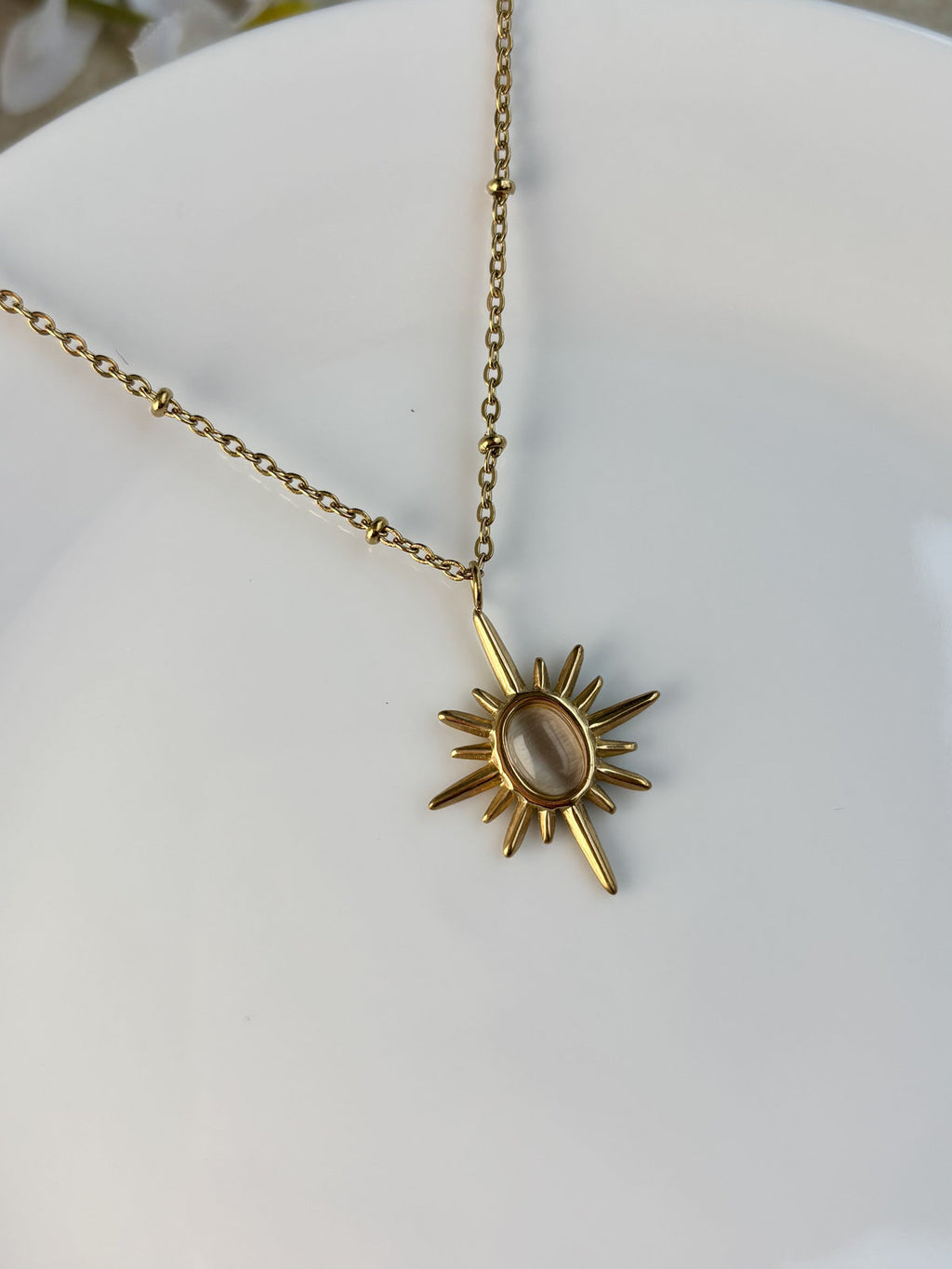 Solar Beige Necklace