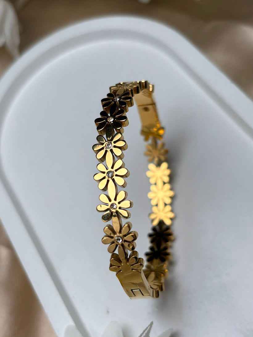 Elegant Flower Kada
