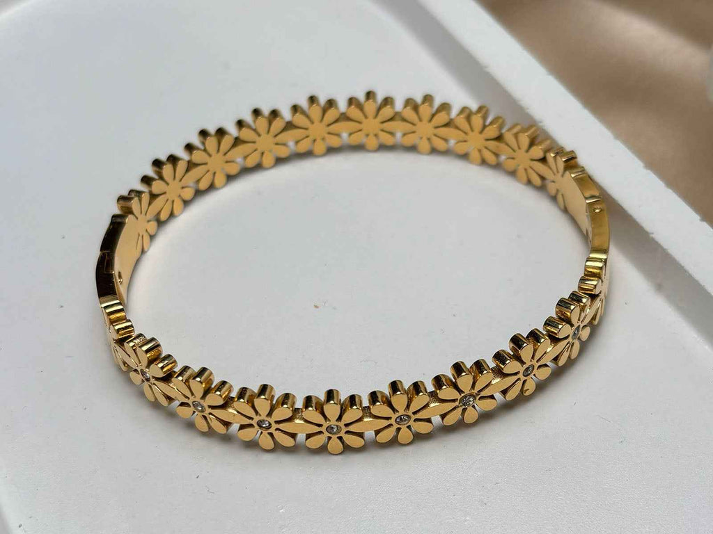 Elegant Flower Kada