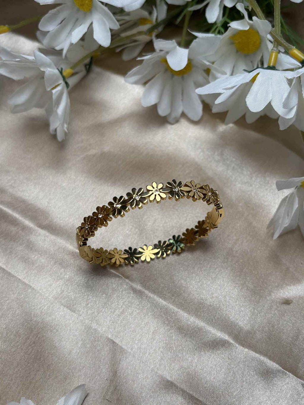 Elegant Flower Kada