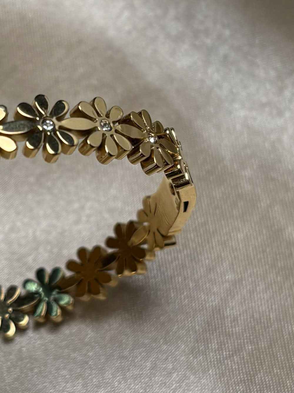 Elegant Flower Kada