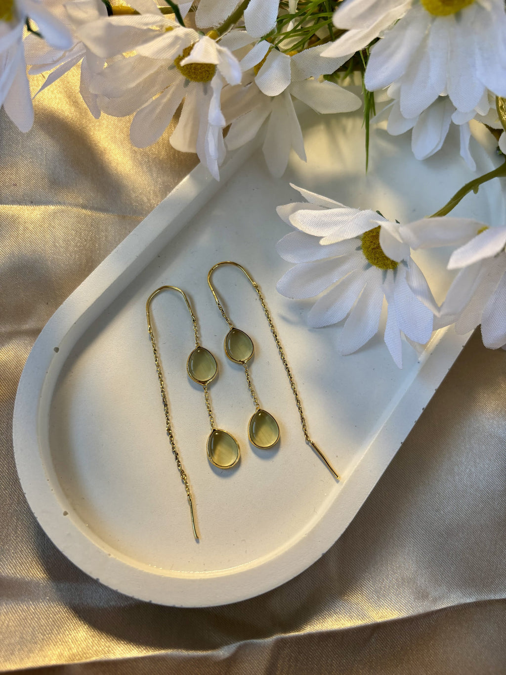 Sui Dhaga Earring - Green