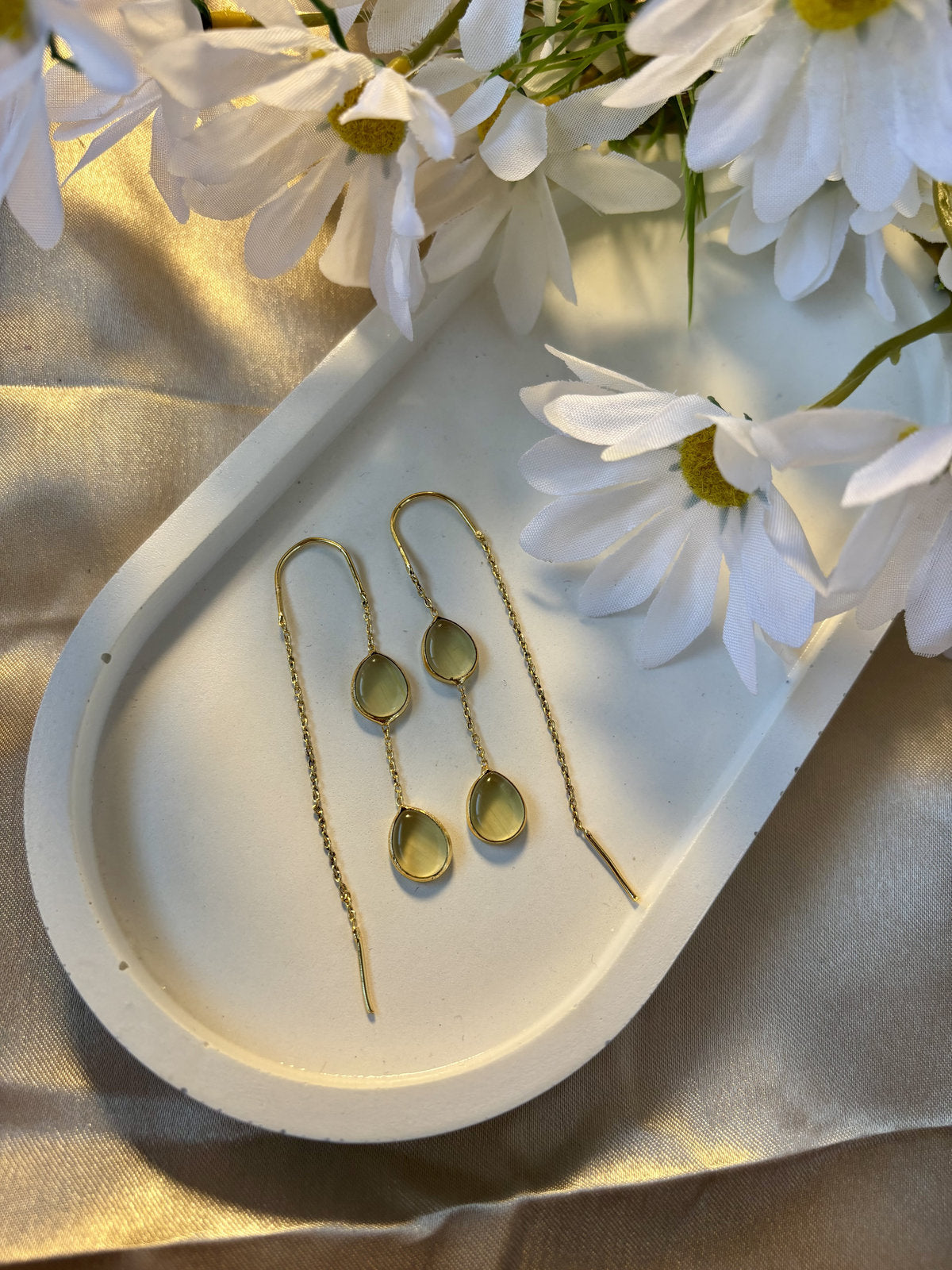 Sui Dhaga Earring - Green