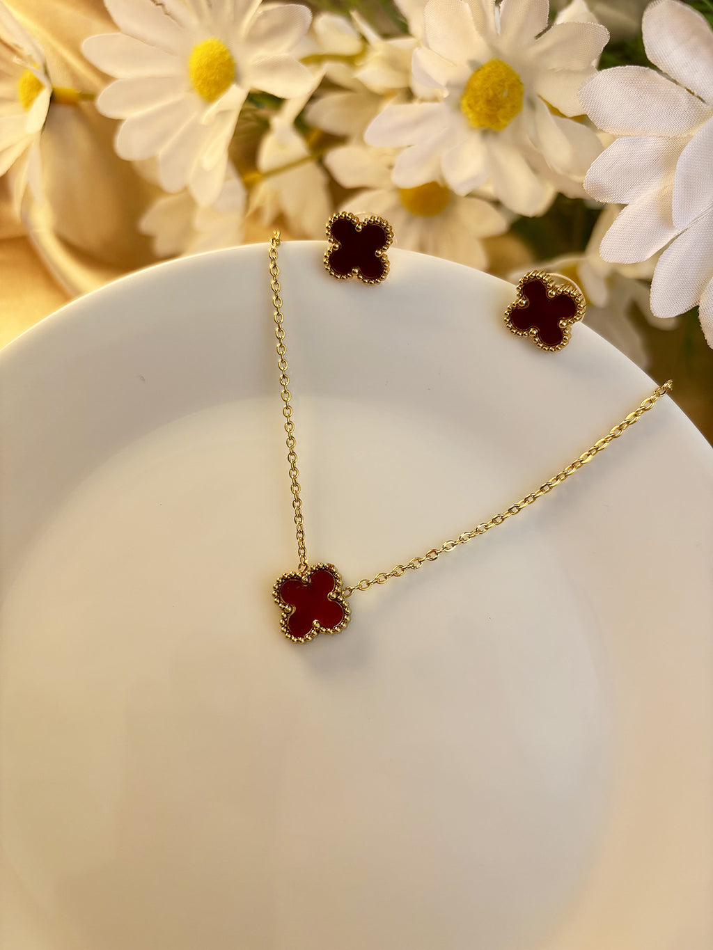 Maroon Clover Pendant Set